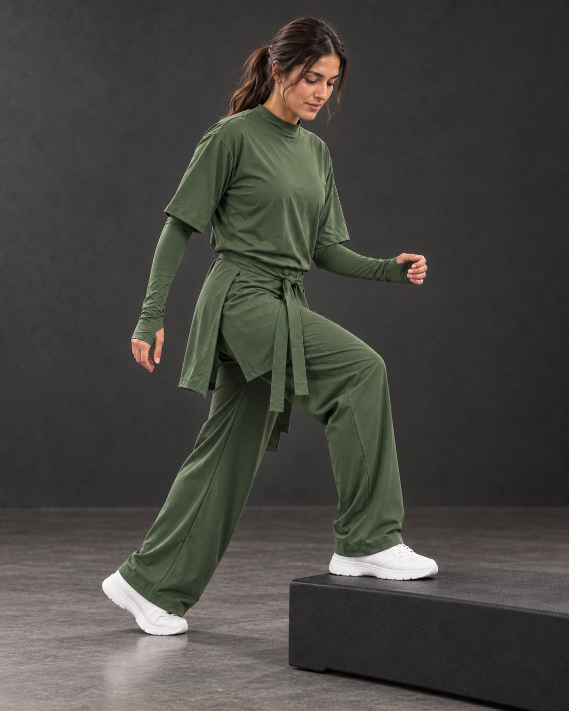 Three-piece sitr-ha set shown on a model